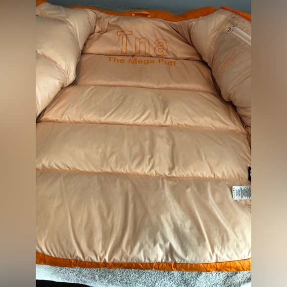 Womens aritzia mega puff jacket - Picture 11 of 14